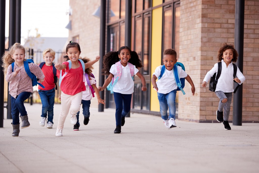 children running